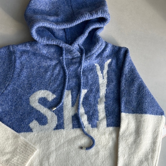 CUPCAKE AND CASHMERE Blue and White Hoodie SKI - Picture 2 of 7